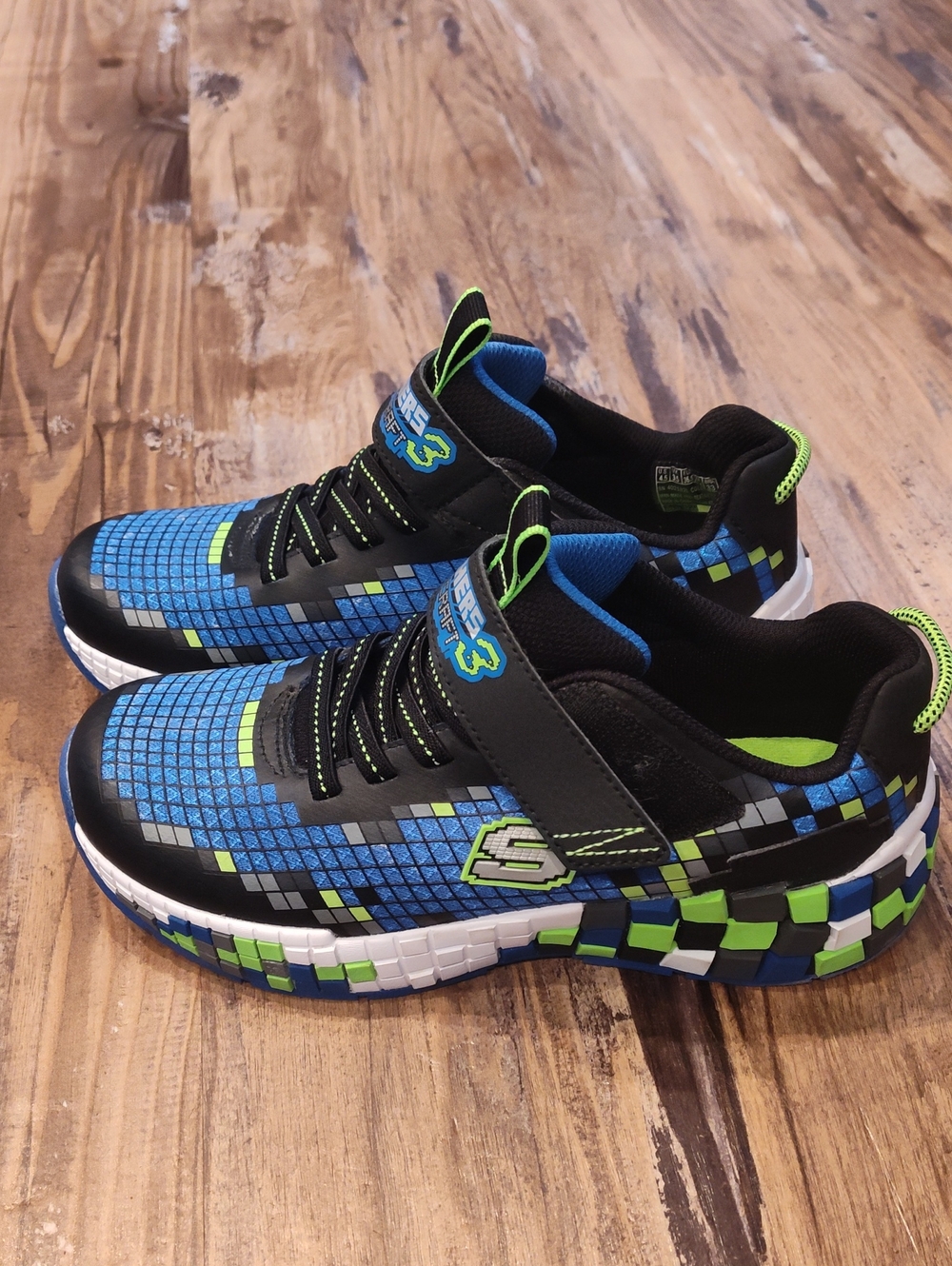 NWOT Sketchers Unisex Mega Craft 3 Shoe, Sz 4.5